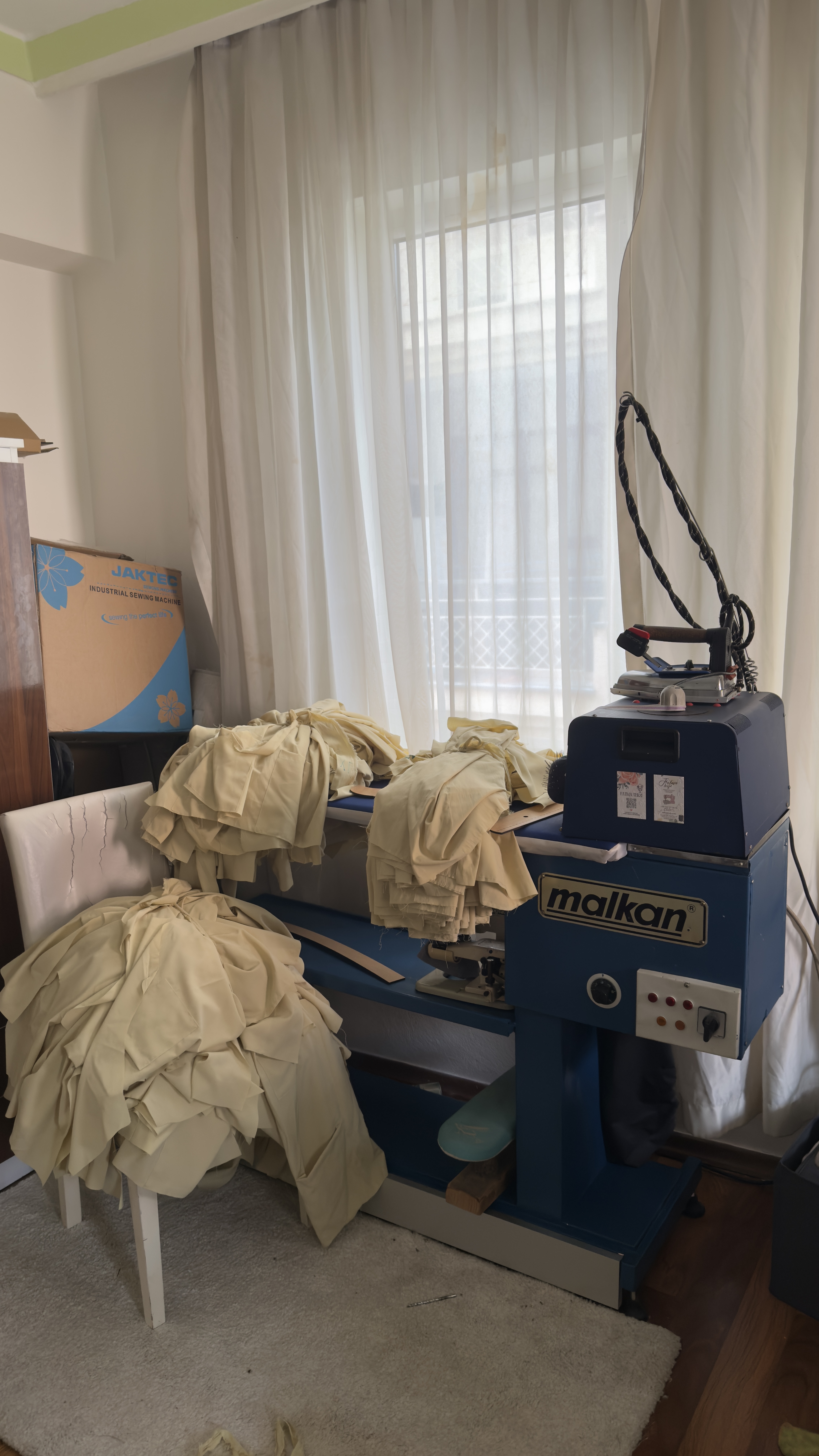 Fatma Terzi atölyesi profesyonel dikiş makinesi, Antalya